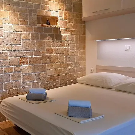 Apartment Stone House Bonaca *