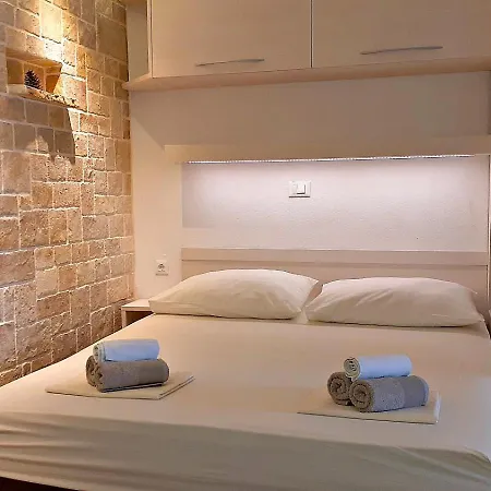 Stone House Bonaca *