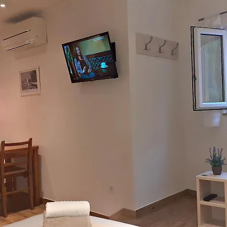 Stone House Bonaca 巴什卡沃达