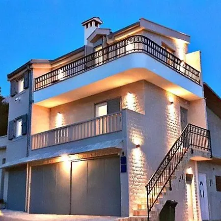 Stone House Bonaca *
